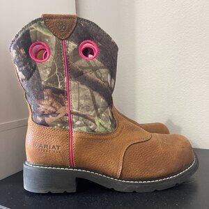 NWB- Ariat Steel Toe Fatbaby Boots - Women 8